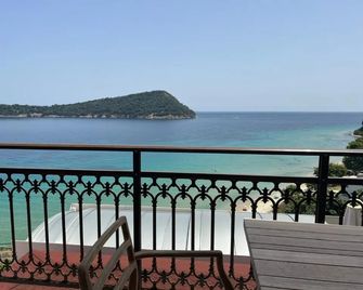 Agorastos Suites - Kinira - Balcony