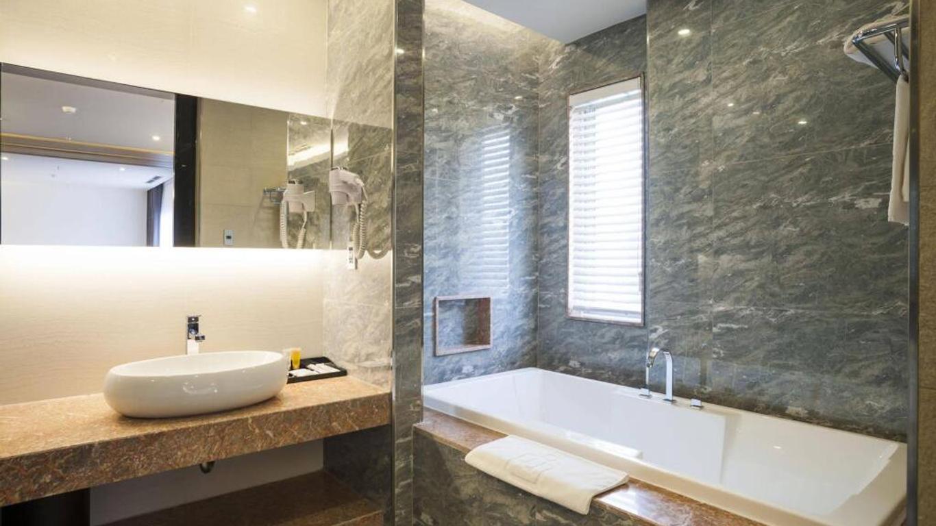 Charm Suite Saigon