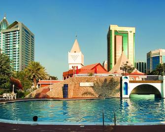 Marbella Resort - Sharjah - Zwembad