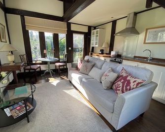 The Barn at Frog Pond Farm - Salisbury - Living room
