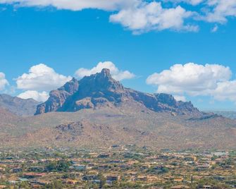 Primrose Palace Fountain Park Pool Hot tub - Fountain Hills - Außenansicht