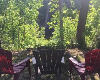 Waterfall Gorge-Ous Home W 200+ Feet Of River Frontage -10 MI To Lake George - Lake Luzerne - Patio