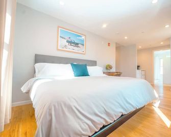 Hampton Bays Hotel On Main - Hampton Bays