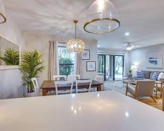 Seabrook Island Golf Resort Condo Near Beach! - Seabrook Island - Dining room