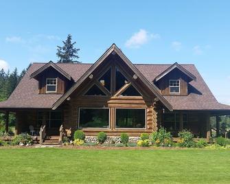Log Home in Beautiful Country Setting. - Lynden - Building