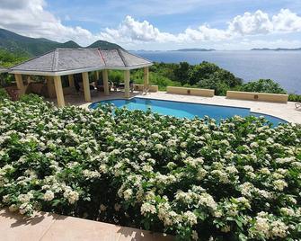 Family Home For Rent. Set Atop An Eastern Facing Hillside, Privacy Guaranteed - West End