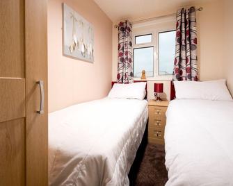 Sandy Glade Holiday Park - Burnham-on-Sea - Bedroom