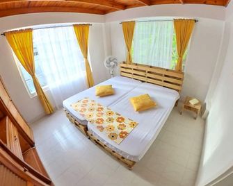 Hostal Queen Elizabeth - San Andrés - Schlafzimmer