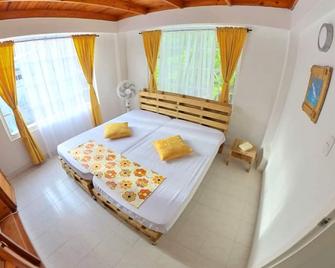 Hostal Queen Elizabeth - סן אנדרס - חדר שינה