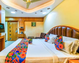 Fabhotel Palash Residency - Ranchi - Bedroom