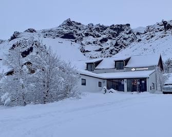 Adventure Hotel Hof - Hof - Building