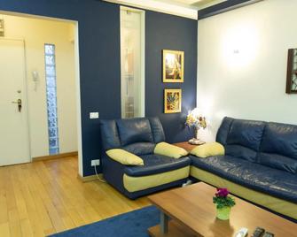 Nicole's Apartment - Bucharest