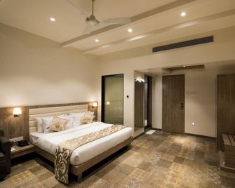 Hotel Aurus - Ahmednagar - Bedroom