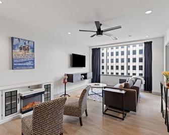 175 Lex - Walkable Downtown Lexington - Top Floor - Lexington - Living room