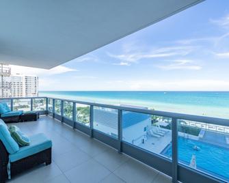 Churchill Suites Monte Carlo Miami Beach - Miami Beach - Balcón