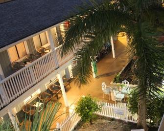 Lorelei Resort Motel - Treasure Island - Veranda