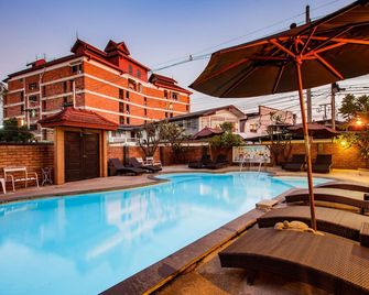 Raming Lodge Hotel - צ'אנג מאי - בריכה