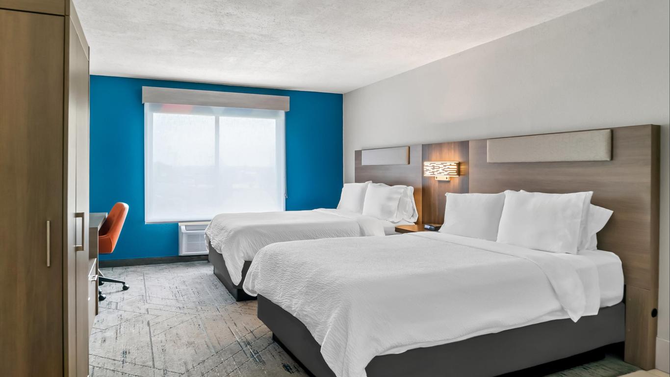 Holiday Inn Express Lapeer