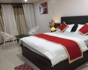 Hotel Sheetal - Vadgaon - Bedroom