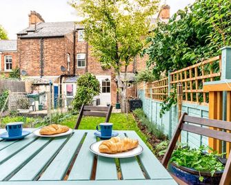 Upper Fisher Row - Oxford - Patio