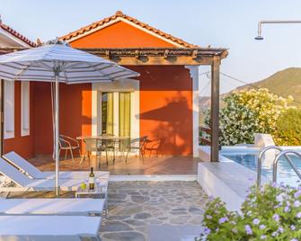 Mouzakis Villas - Samos - Patio