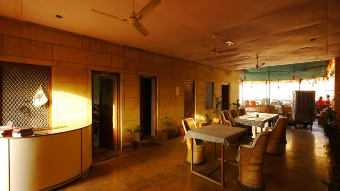 Hotel Roop Mahal