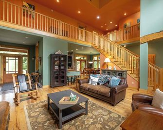 Copper Creek Inn, Cabins and Lodge - Ashford