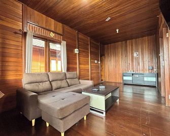 Grand Royale Tapos Resort Bogor - Tapos - Sala de estar