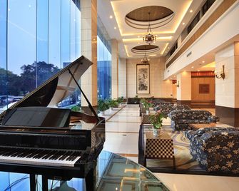 Lijiang Waterfall Hotel Guilin - Guilin - Lobby