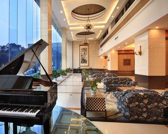 Lijiang Waterfall Hotel Guilin - גילין - לובי