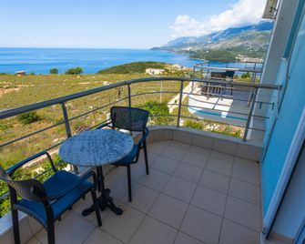 Vila Llaka - Himare - Balkon
