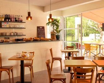 ZEcamping 3 animaux acceptés piscine et restaurant - Saintes - Restaurant