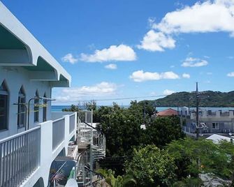 Iriomote Island Hotel - Taketomi - Balcony