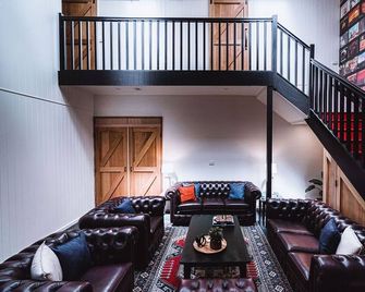 Union Street - Central Castlemaine Pad - Castlemaine - Вітальня
