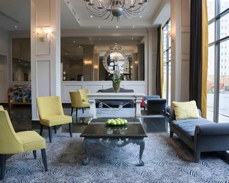 ذا روهامتون هوتل - تورونتو - ردهة