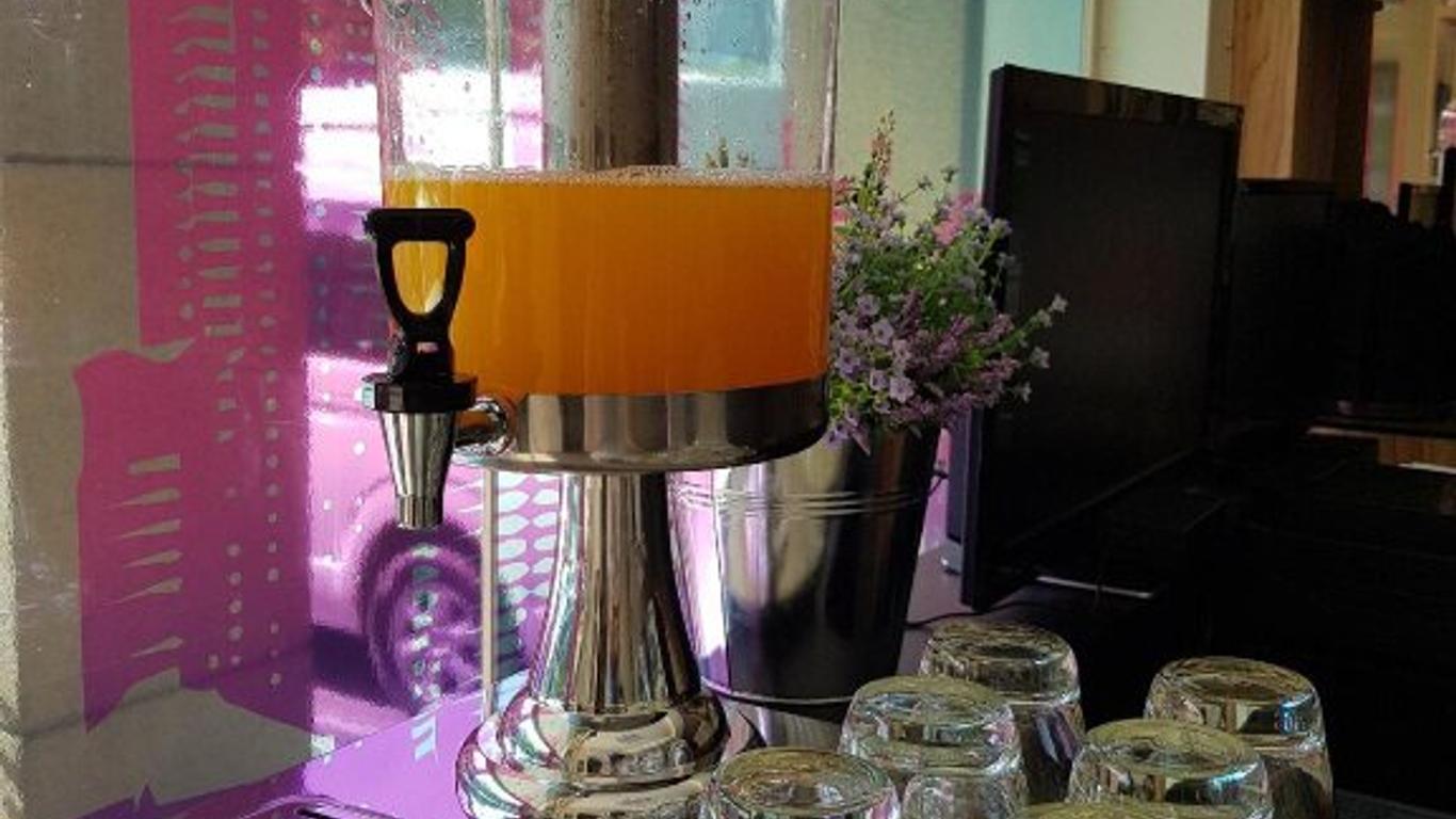 9 Square Hotel - Kota Damansara