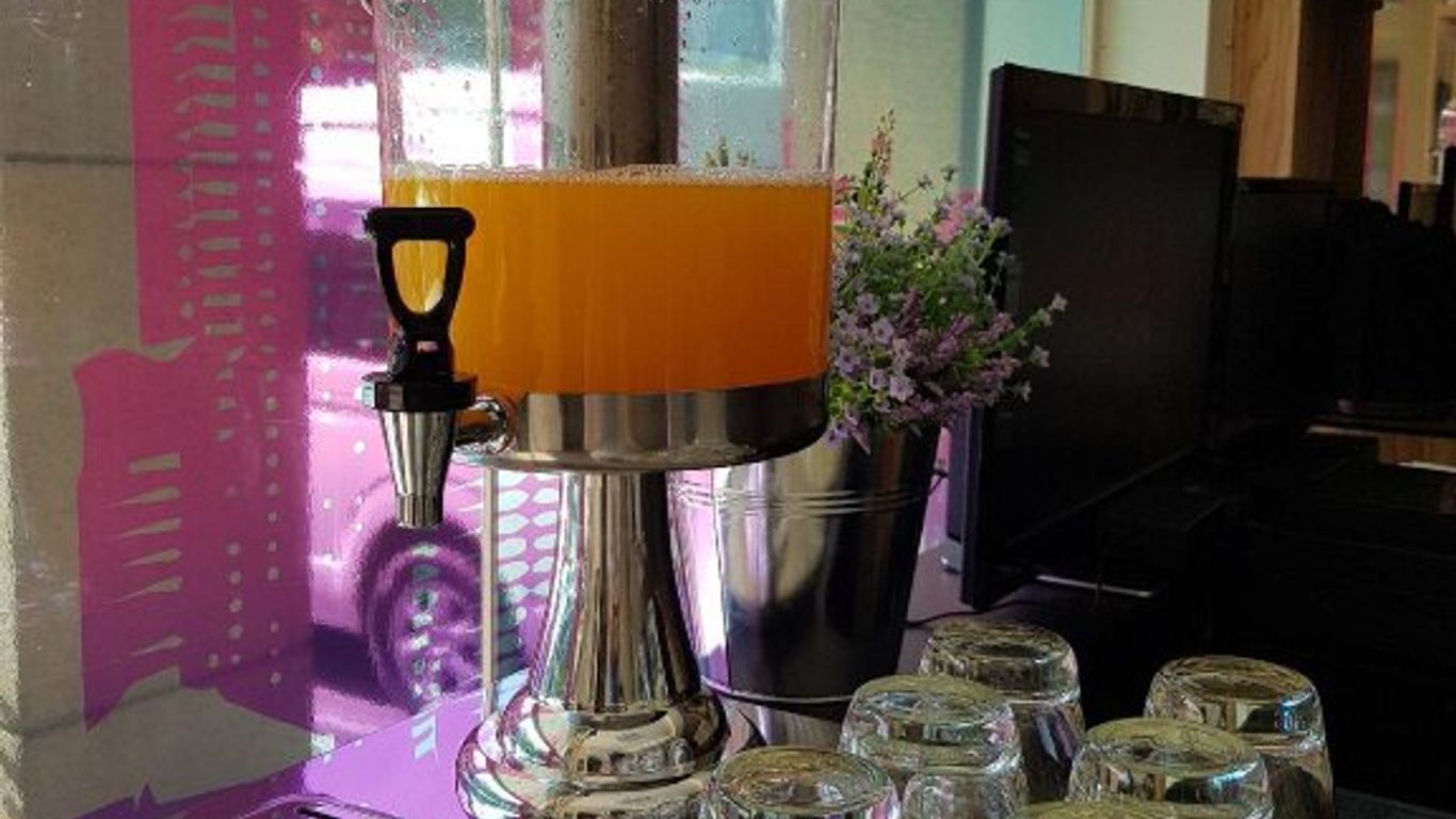 9 سكوير هوتل - كوتا دامنسارا