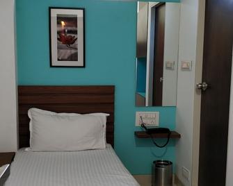 New Shahana - Hostel - Mumbai - Bedroom