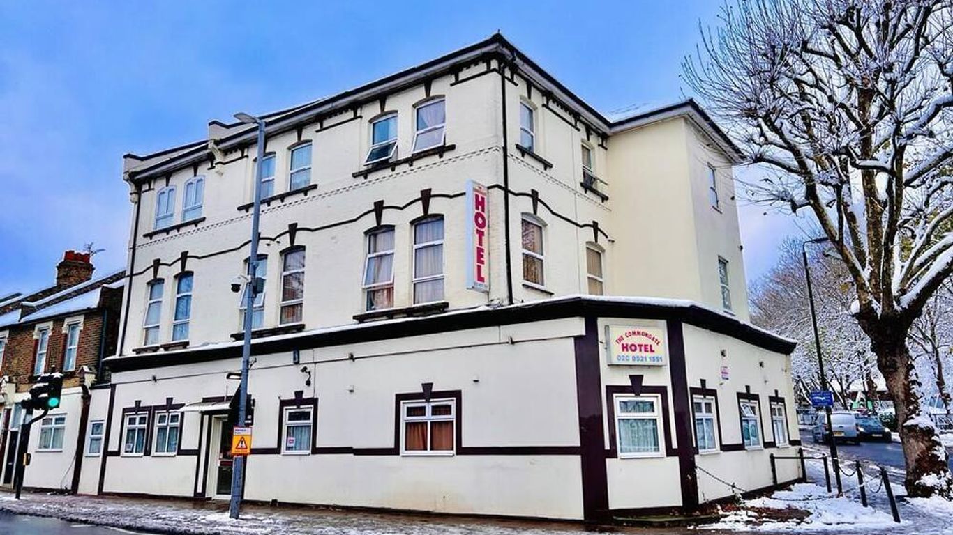 ذا كومون جايت هوتل