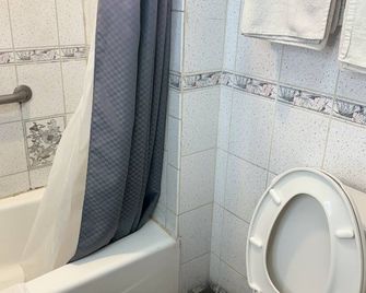 Bob's Motel - Commerce - Salle de bain