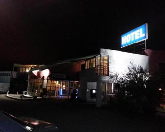 Hotel La Cle - Saint-André-de-Sangonis - Gebäude