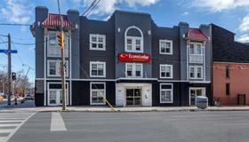 Econo Lodge Inn & Suites Downtown - Toronto - Edificio