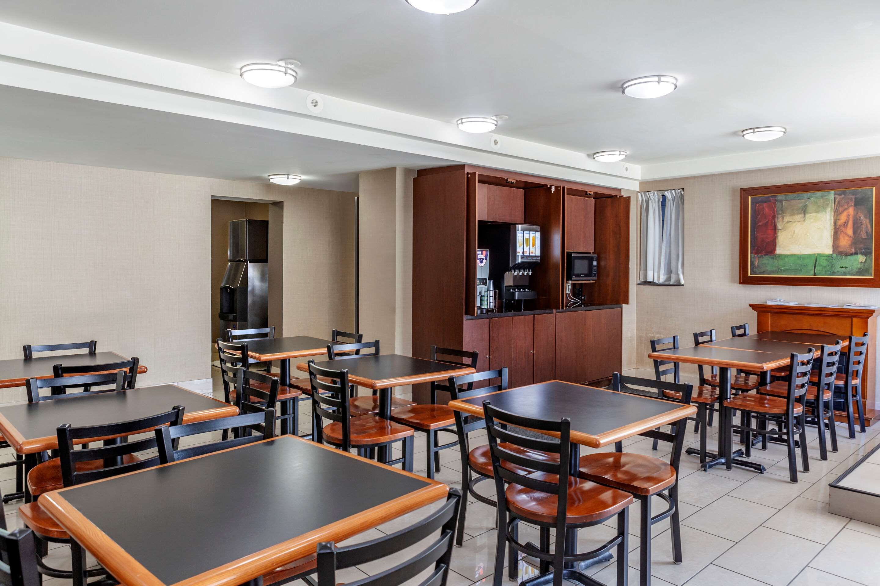 Econo Lodge Inn & Suites Downtown - Toronto - Restaurante