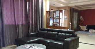Seladah Stay - Kuching - Living room