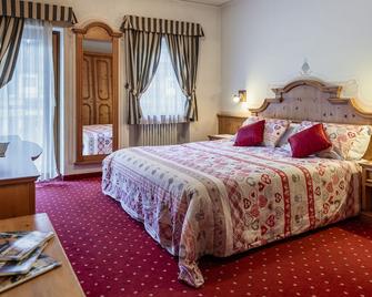 Hotel La Montanina - Rocca Pietore - Bedroom