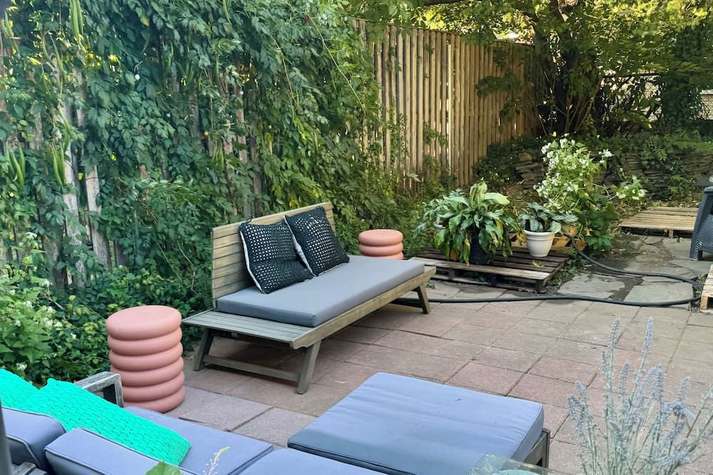 Spacious Bushwick Bedroom - Very close to Subways & to Manhattan, Pet-Friendly! - Brooklyn - Patio