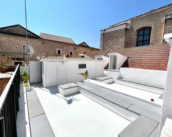 Saint Patrick B&B Guesthouse - Barletta - Balcony
