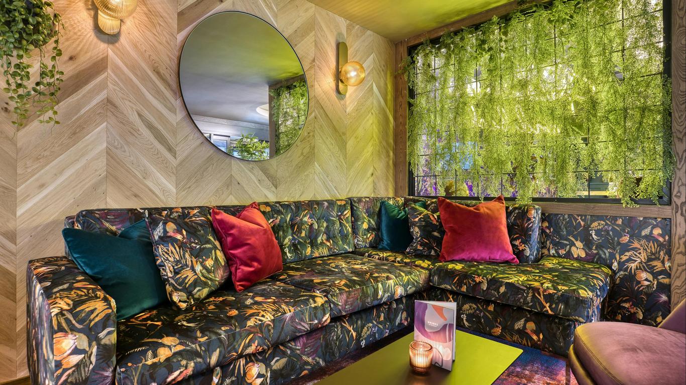 بريميير إن لوندين هامبستياد