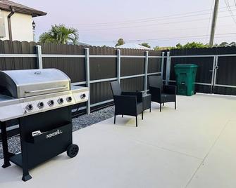 Magnolias Suite - Lehigh Acres - Balcony