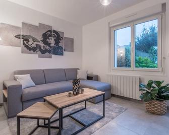 L'urbain - T2proche Gareparking - Saint-Nazaire - Sala de estar